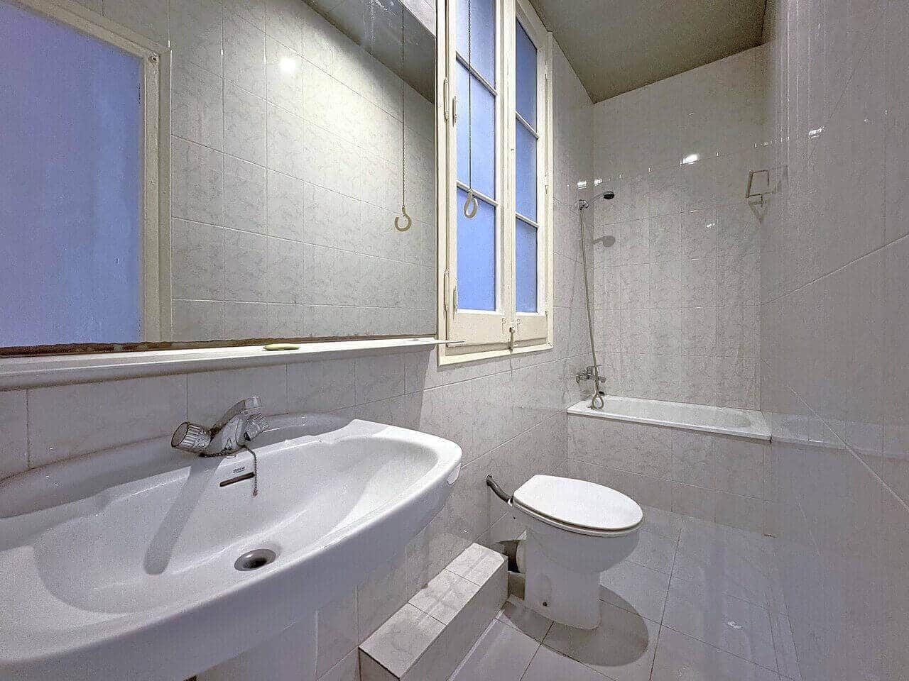 2 sypialnia Mieszkanie na sprzedaż w Miasto Barcelona - 690 000 € (Ref: 9459641)