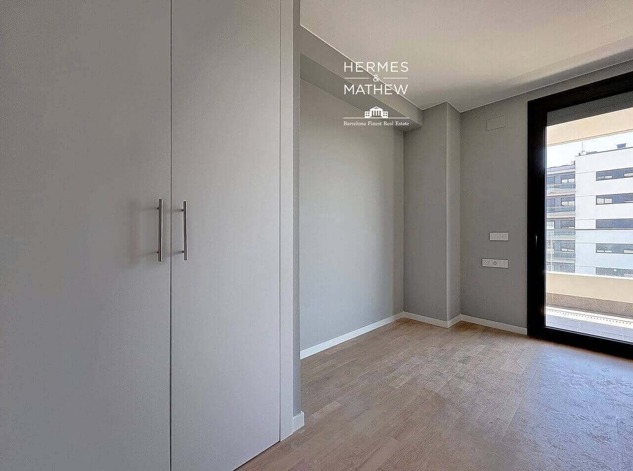 4 sypialnia Mieszkanie na sprzedaż w Badalona z basenem garażem - 820 000 € (Ref: 9478515)