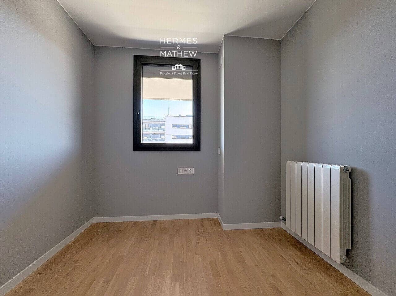 4 sypialnia Mieszkanie na sprzedaż w Badalona z basenem garażem - 820 000 € (Ref: 9478515)