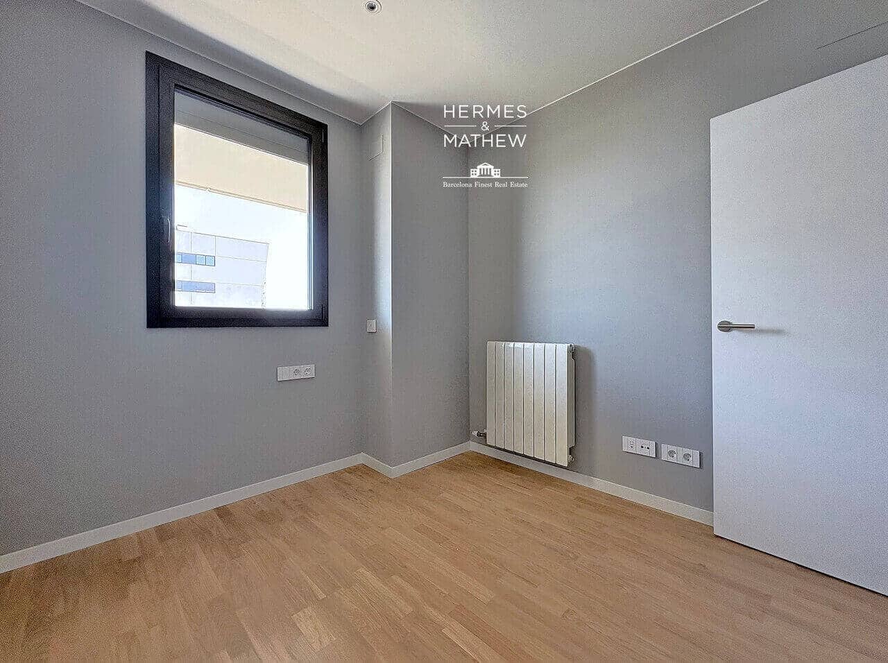 4 sypialnia Mieszkanie na sprzedaż w Badalona z basenem garażem - 820 000 € (Ref: 9478515)