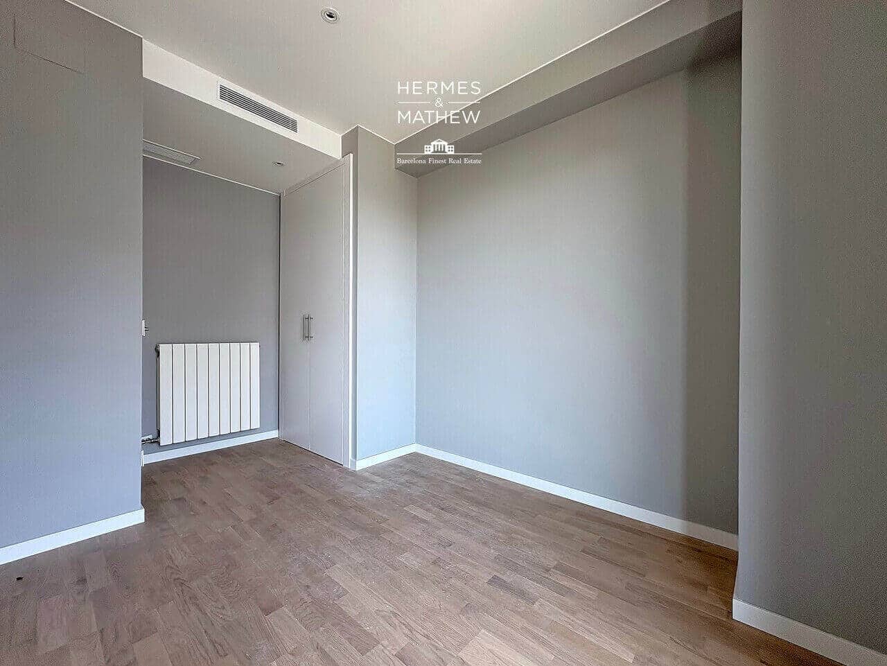 4 sypialnia Mieszkanie na sprzedaż w Badalona z basenem garażem - 820 000 € (Ref: 9478515)