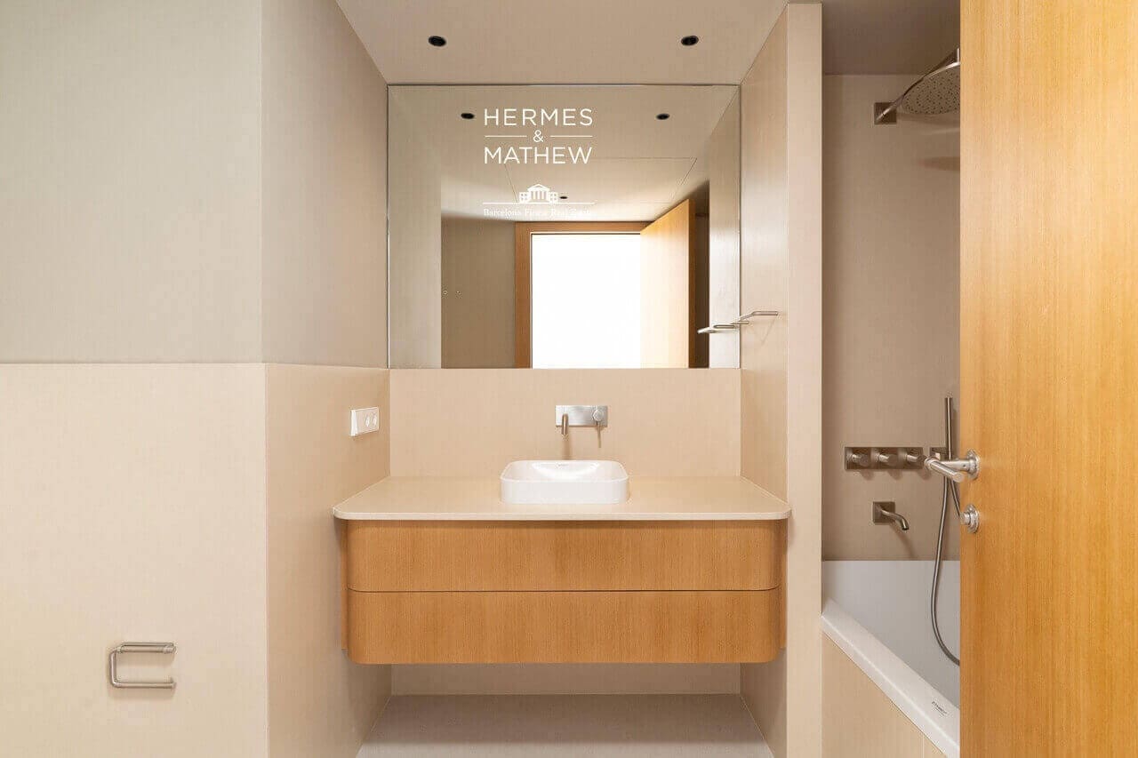 4 soveværelse Lejlighed til salg i Barcelona by med swimmingpool garage - € 1.726.000 (Ref: 9483209)