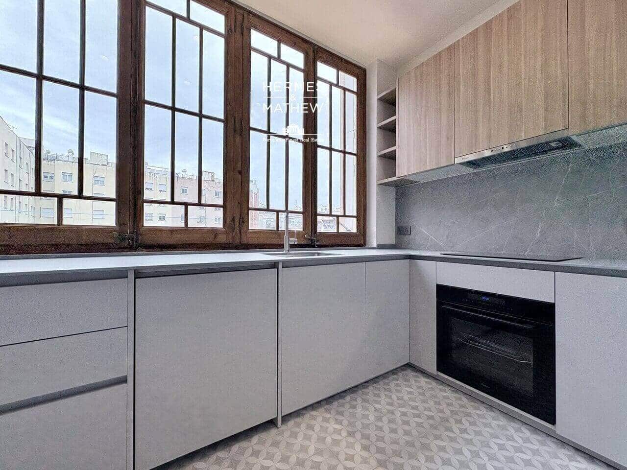 3 bedroom Flat for sale in Barcelona city - € 750,000 (Ref: 9488558)