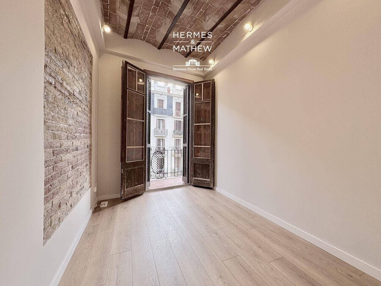 3 bedroom Flat for sale in Barcelona city - € 750,000 (Ref: 9488558)