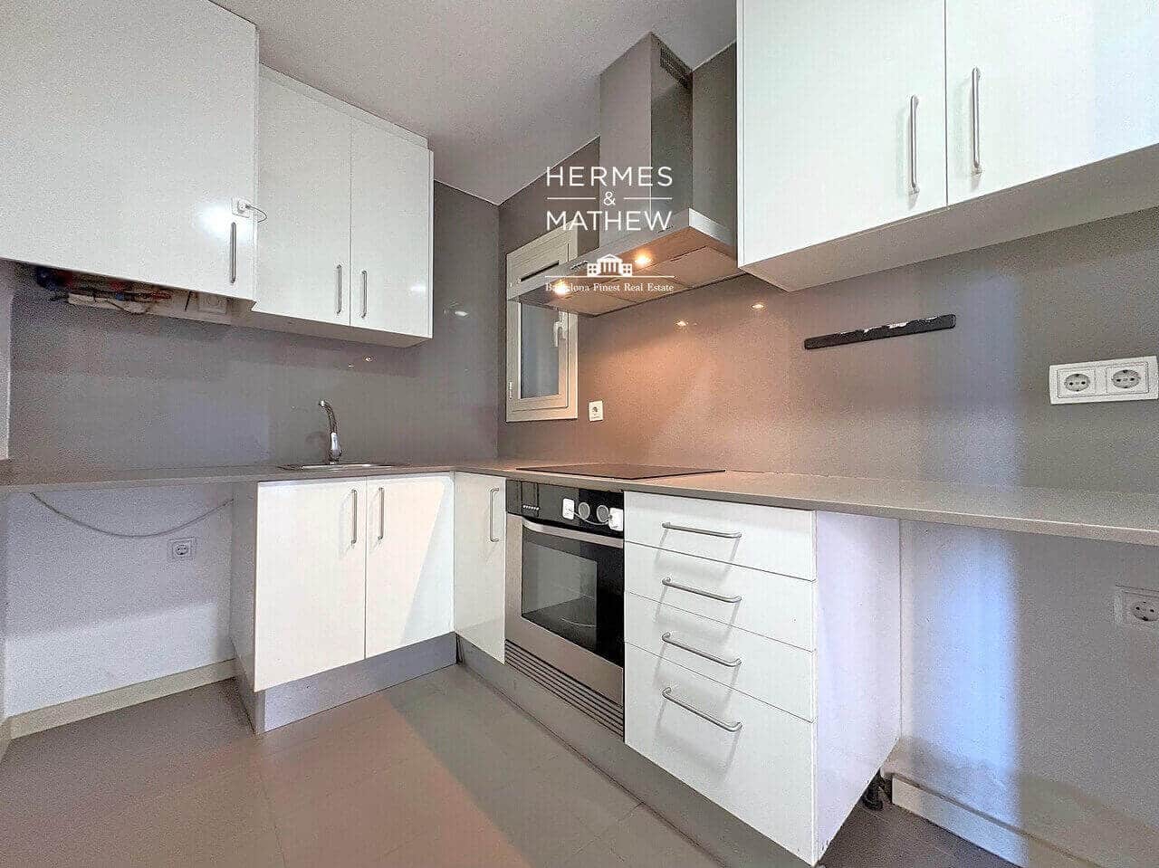 3 bedroom Flat for sale in Barcelona city - € 700,000 (Ref: 9488640)