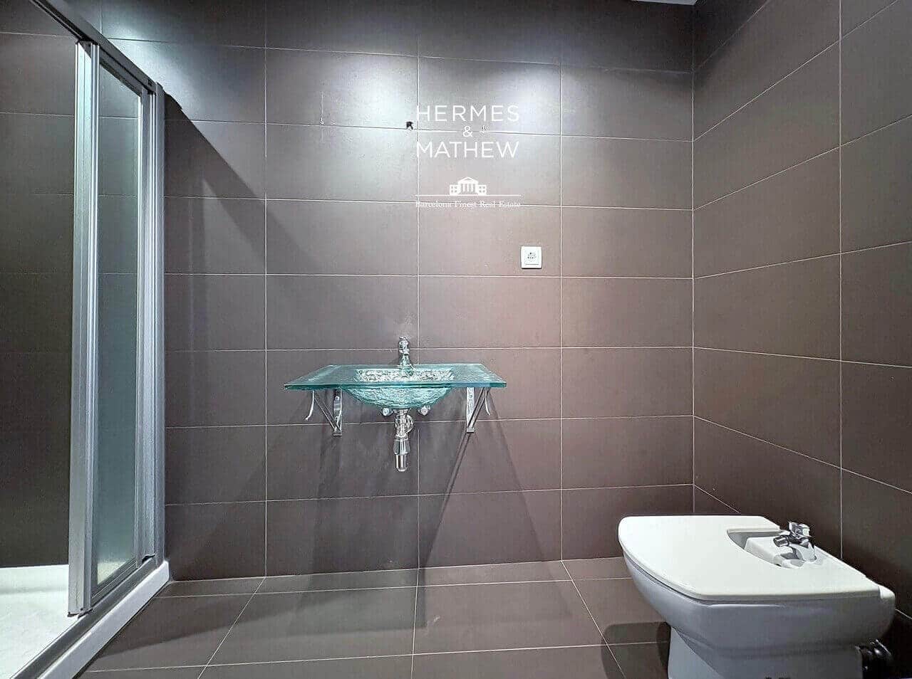 3 bedroom Flat for sale in Barcelona city - € 700,000 (Ref: 9488640)