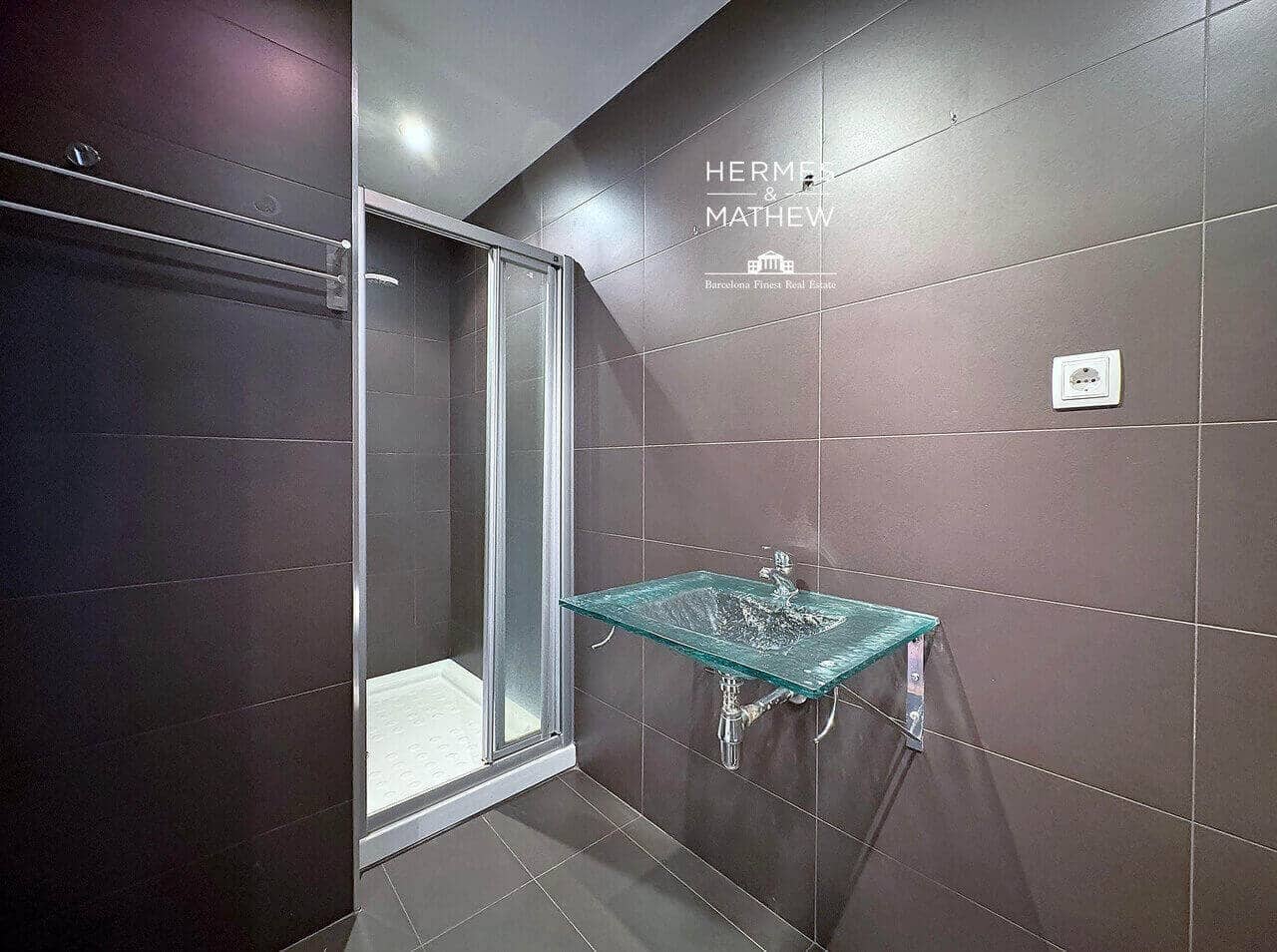 3 bedroom Flat for sale in Barcelona city - € 700,000 (Ref: 9488640)