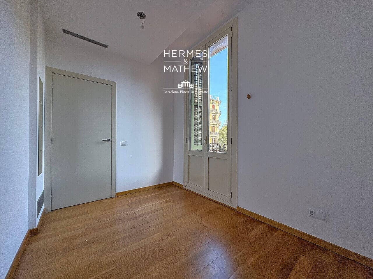 3 bedroom Flat for sale in Barcelona city - € 700,000 (Ref: 9488640)
