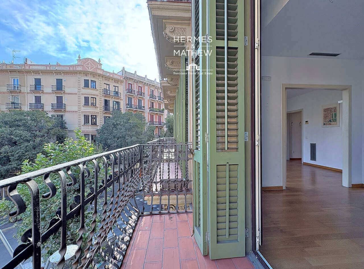 3 bedroom Flat for sale in Barcelona city - € 700,000 (Ref: 9488640)