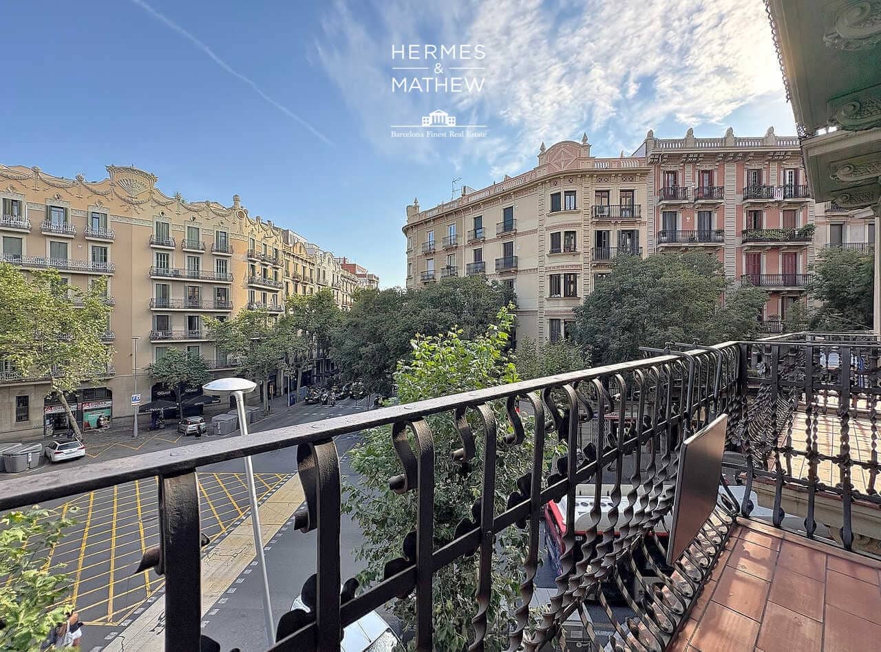 3 bedroom Flat for sale in Barcelona city - € 700,000 (Ref: 9488640)