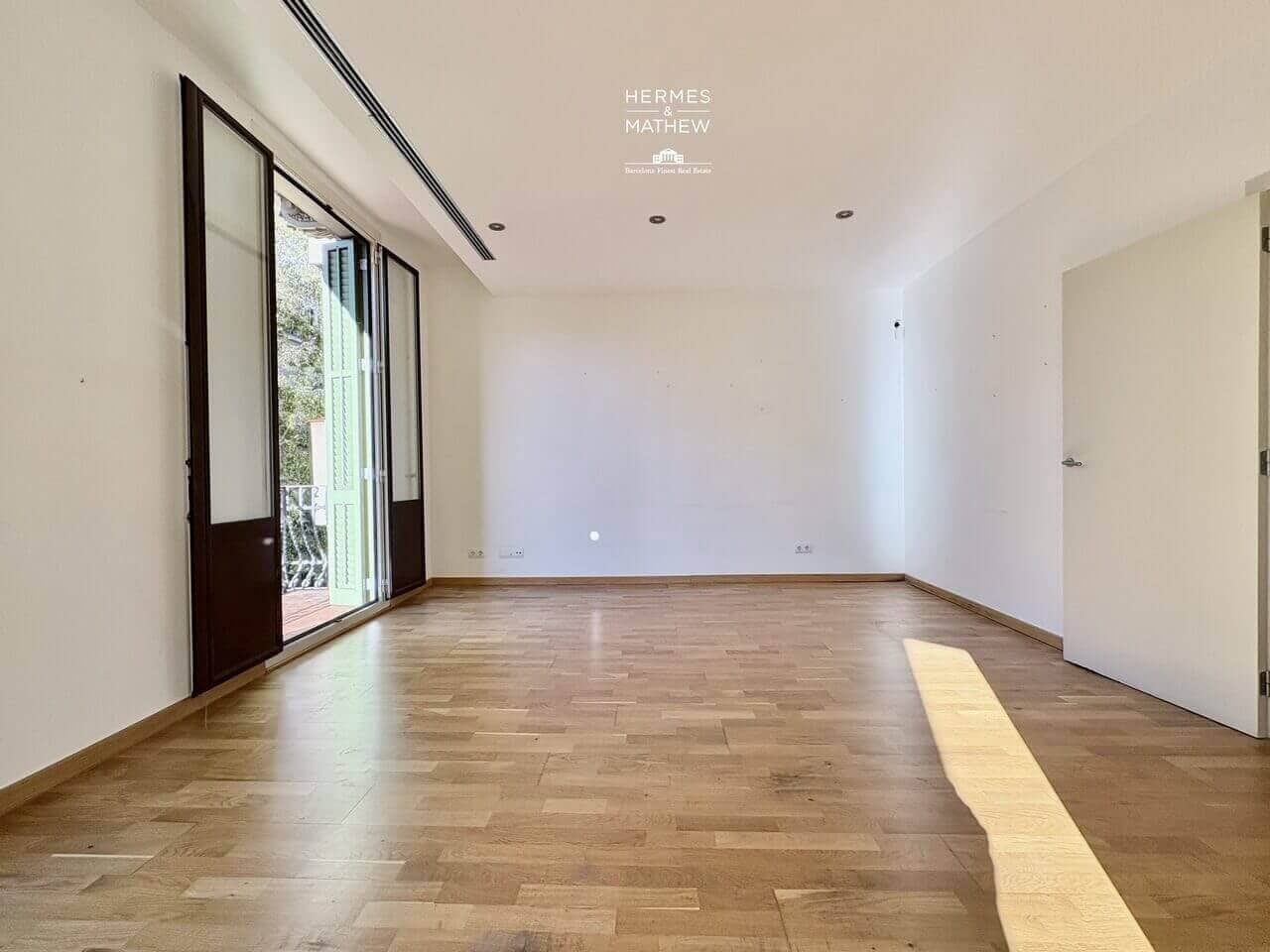 2 bedroom Flat for sale in Barcelona city - € 590,000 (Ref: 9488641)