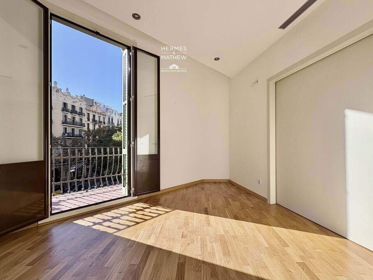 2 bedroom Flat for sale in Barcelona city - € 590,000 (Ref: 9488641)