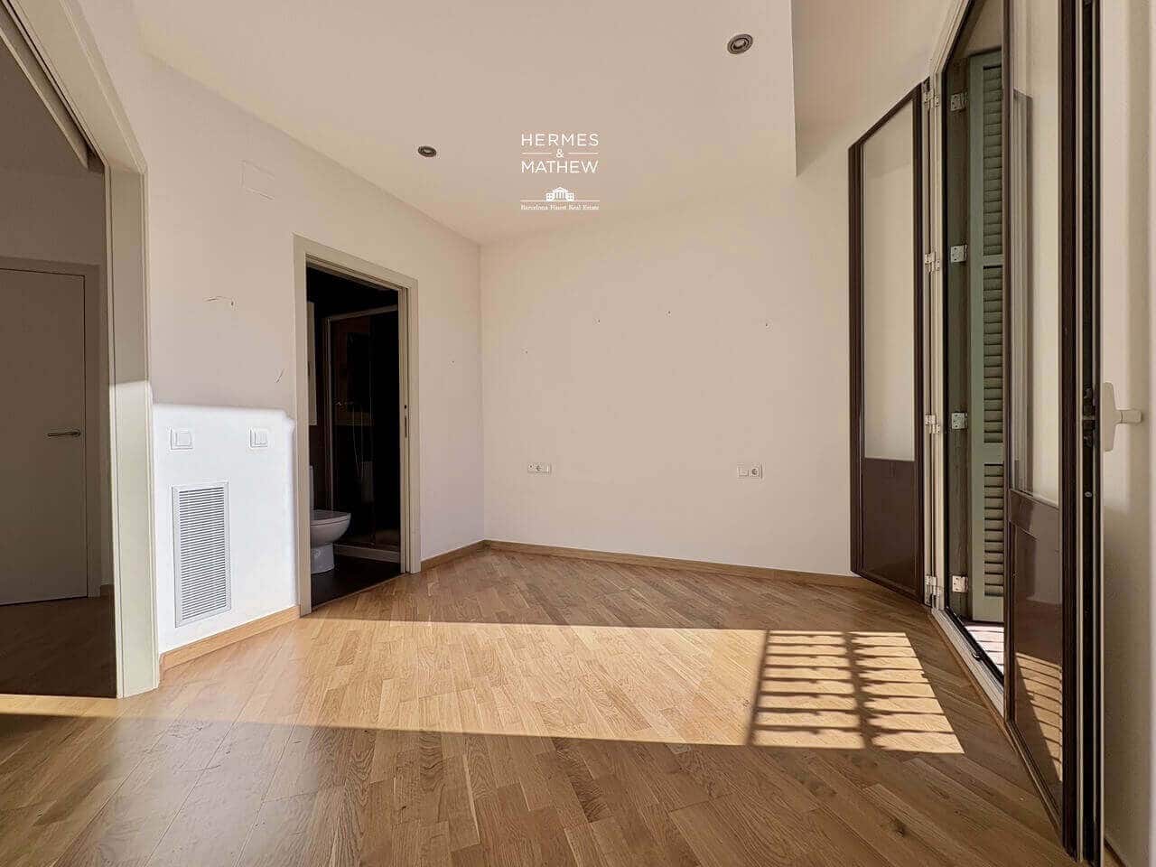 2 bedroom Flat for sale in Barcelona city - € 590,000 (Ref: 9488641)