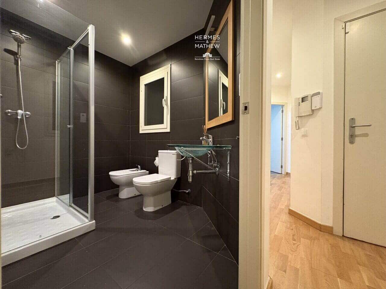 2 bedroom Flat for sale in Barcelona city - € 590,000 (Ref: 9488641)