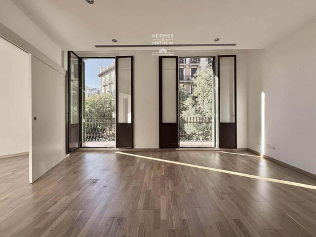 2 bedroom Flat for sale in L'Antiga Esquerra de L'Eixample, Barcelona city - € 590,000 (Ref: 9488641)