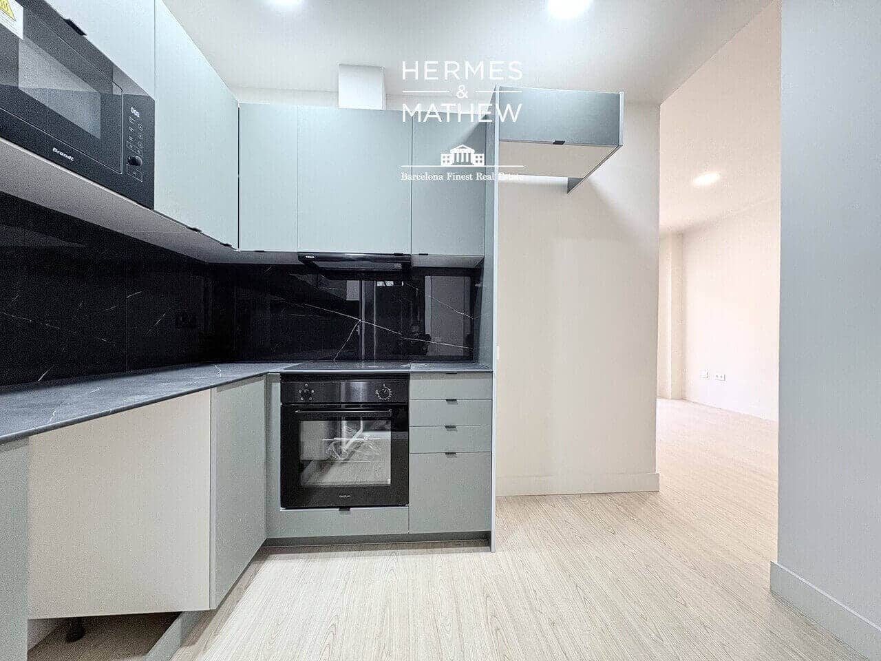 2 bedroom Flat for sale in Barcelona city - € 369,000 (Ref: 9550357)