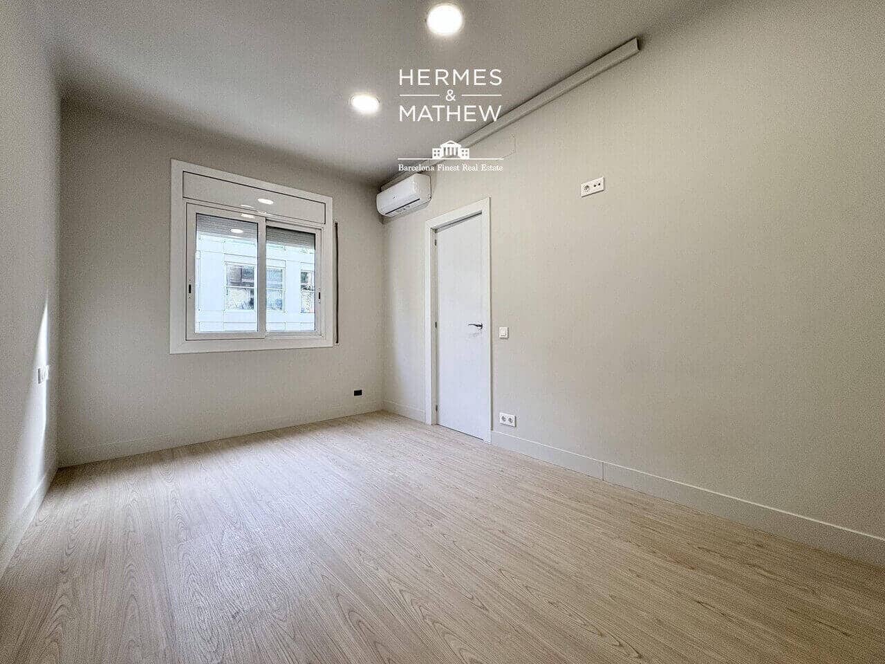 2 bedroom Flat for sale in Barcelona city - € 369,000 (Ref: 9550357)