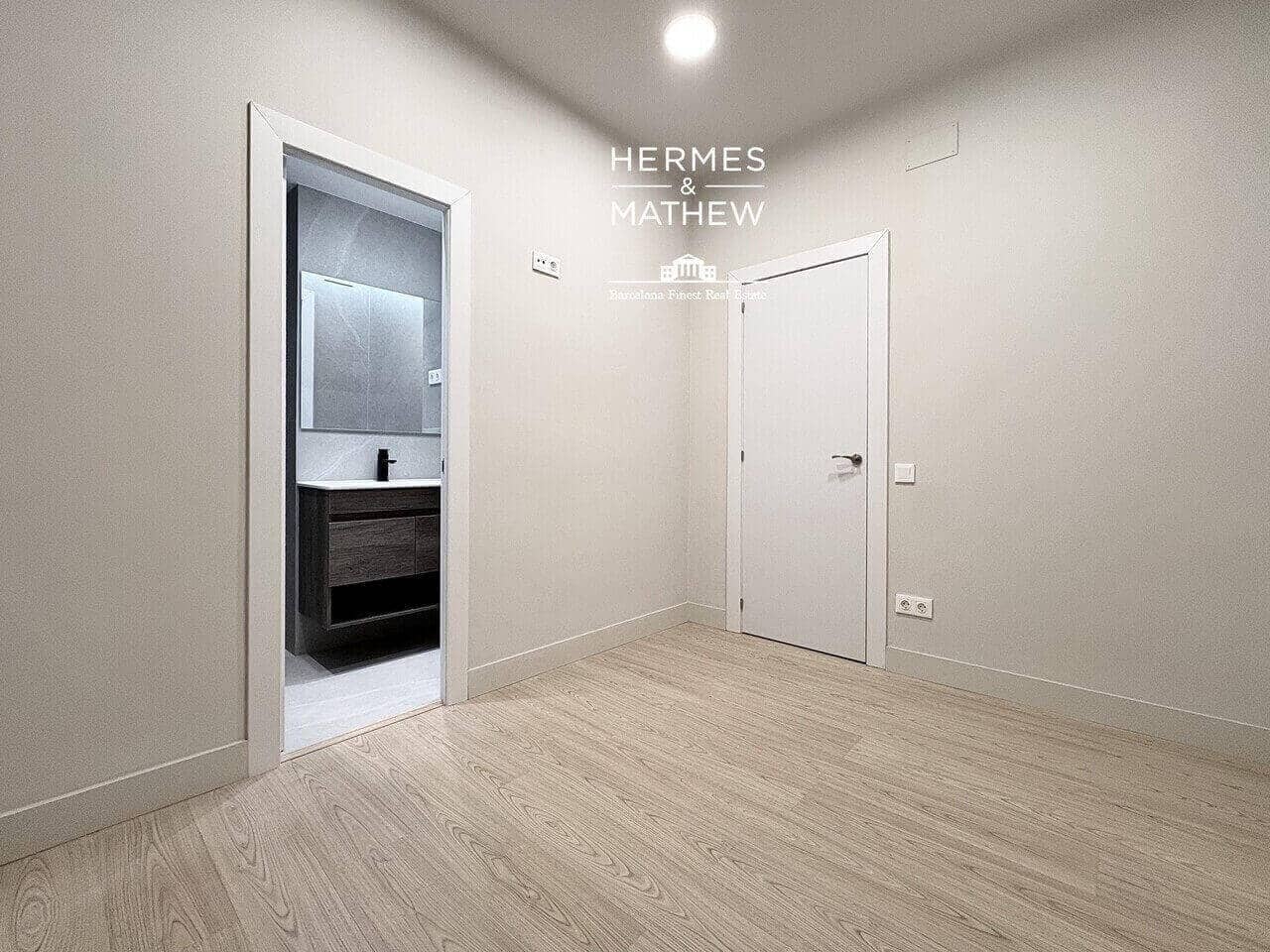 2 bedroom Flat for sale in Barcelona city - € 369,000 (Ref: 9550357)