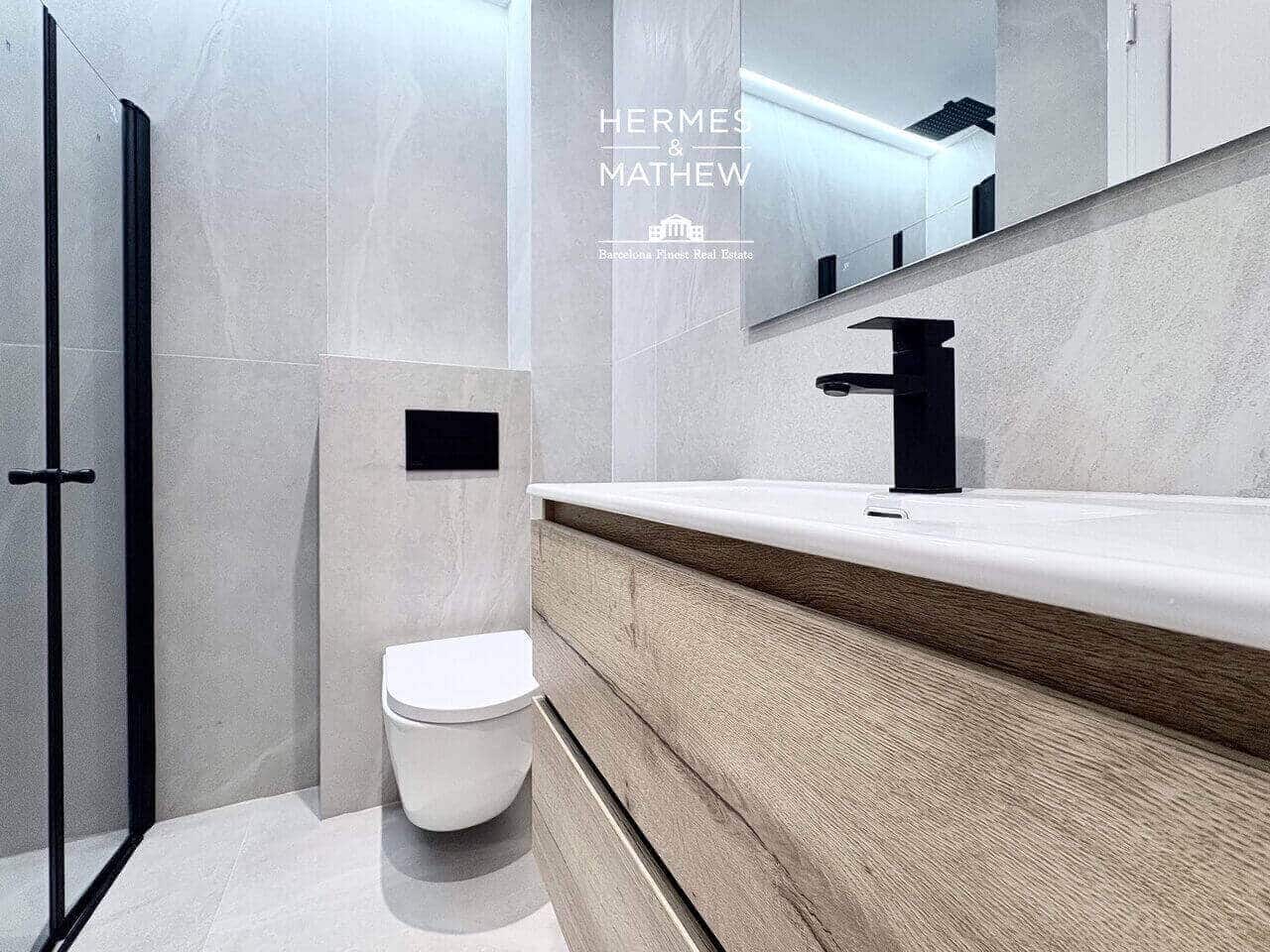 2 bedroom Flat for sale in Barcelona city - € 369,000 (Ref: 9550357)