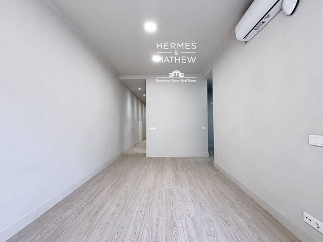 2 soveværelse Lejlighed til salg i El Poble Sec, Barcelona by - € 369.000 (Ref: 9550357)