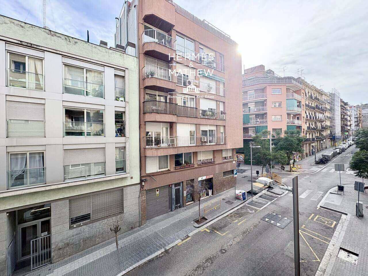 2 bedroom Flat for sale in Barcelona city - € 369,000 (Ref: 9550357)