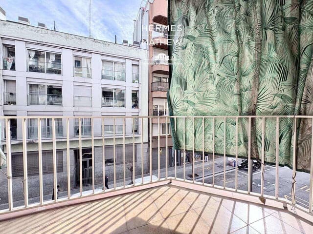 2 soveværelse Lejlighed til salg i El Poble Sec, Barcelona by - € 369.000 (Ref: 9550357)