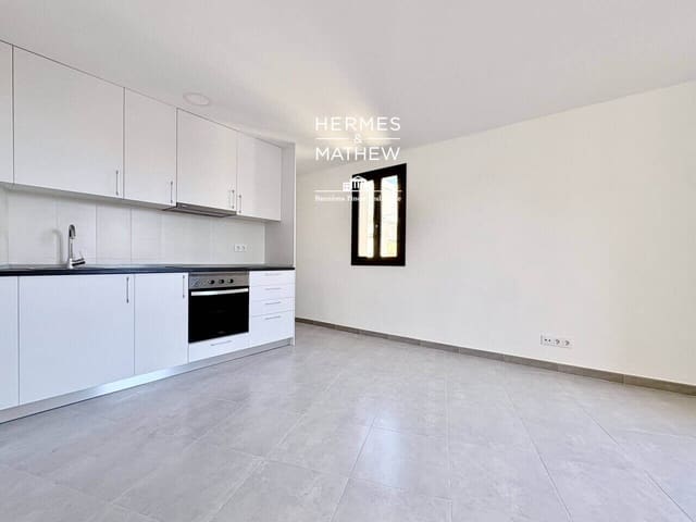 3 soveværelse Penthouse til salg i El Raval, Barcelona by - € 490.000 (Ref: 9557525)