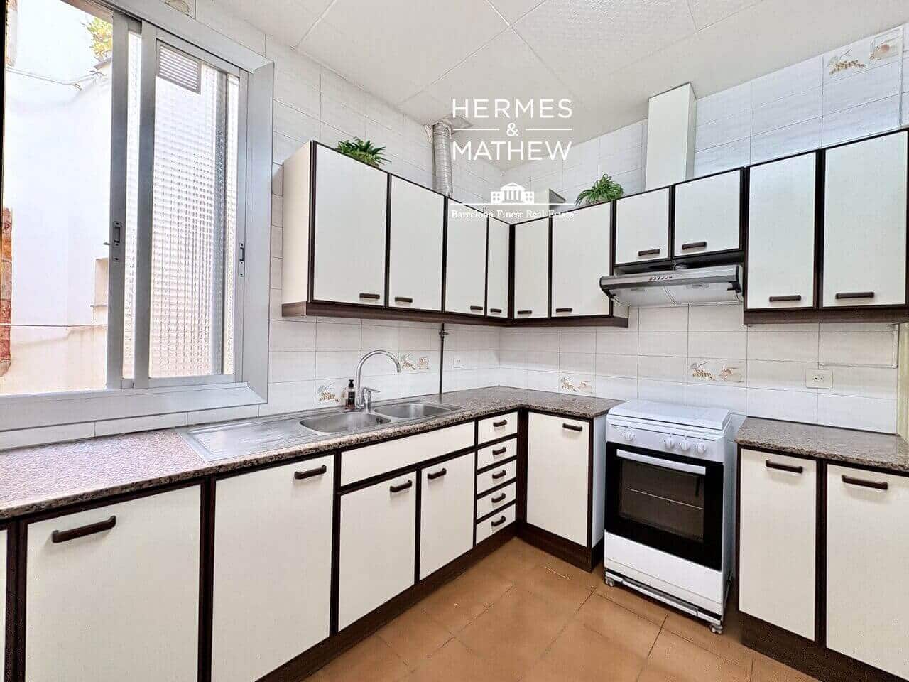 4 soveværelse Lejlighed til salg i Barcelona by med garage - € 570.000 (Ref: 9557533)