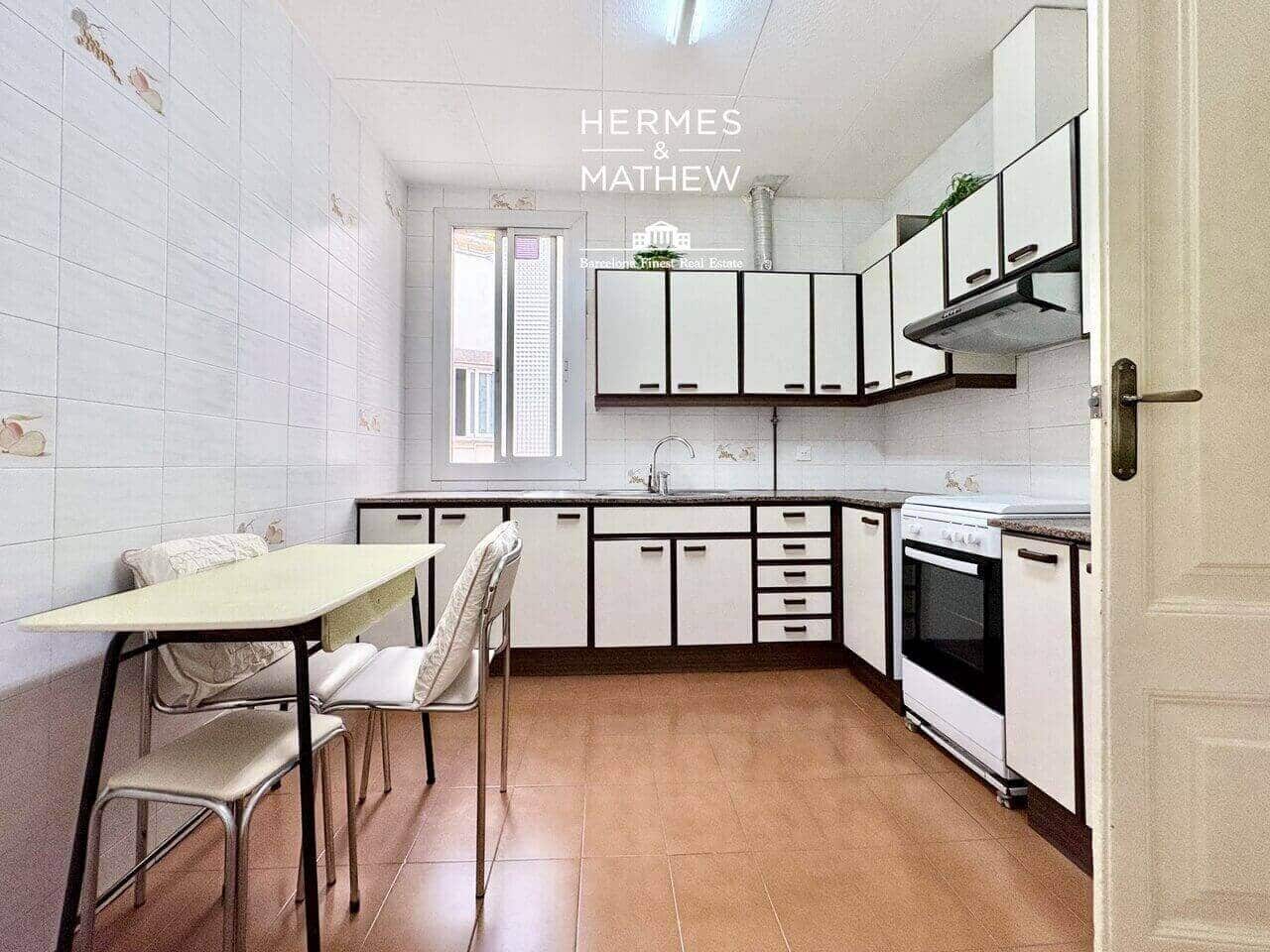 4 soveværelse Lejlighed til salg i Barcelona by med garage - € 570.000 (Ref: 9557533)