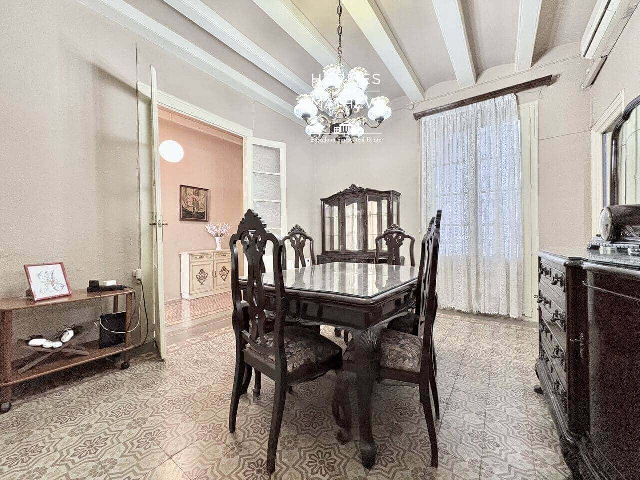 4 soveværelse Lejlighed til salg i Barcelona by med garage - € 570.000 (Ref: 9557533)