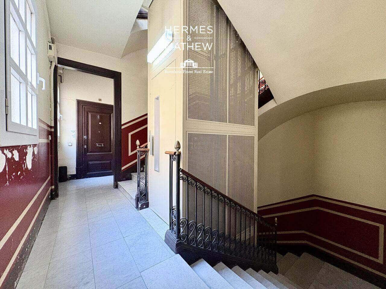 4 soveværelse Lejlighed til salg i Barcelona by med garage - € 570.000 (Ref: 9557533)