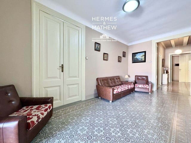 4 chambre Appartement à vendre à El Barri Gòtic, Barcelone ville avec garage - 570 000 € (Ref: 9557533)