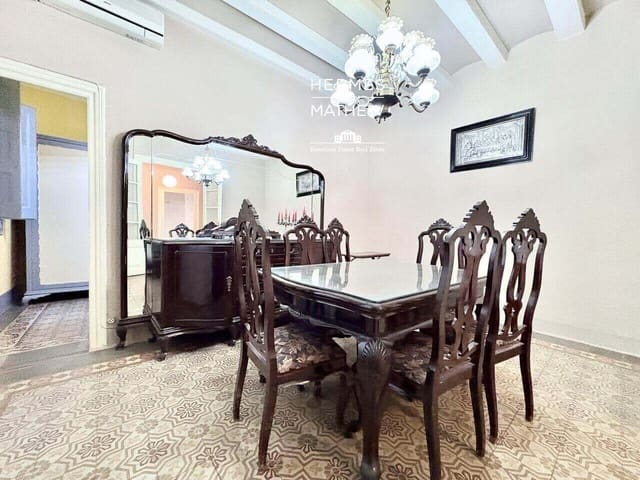 4 chambre Appartement à vendre à El Barri Gòtic, Barcelone ville avec garage - 570 000 € (Ref: 9557533)