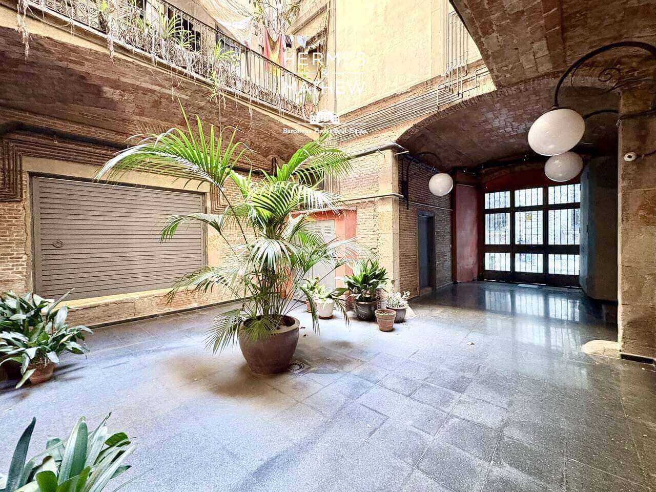 4 soveværelse Lejlighed til salg i Barcelona by med garage - € 570.000 (Ref: 9557533)