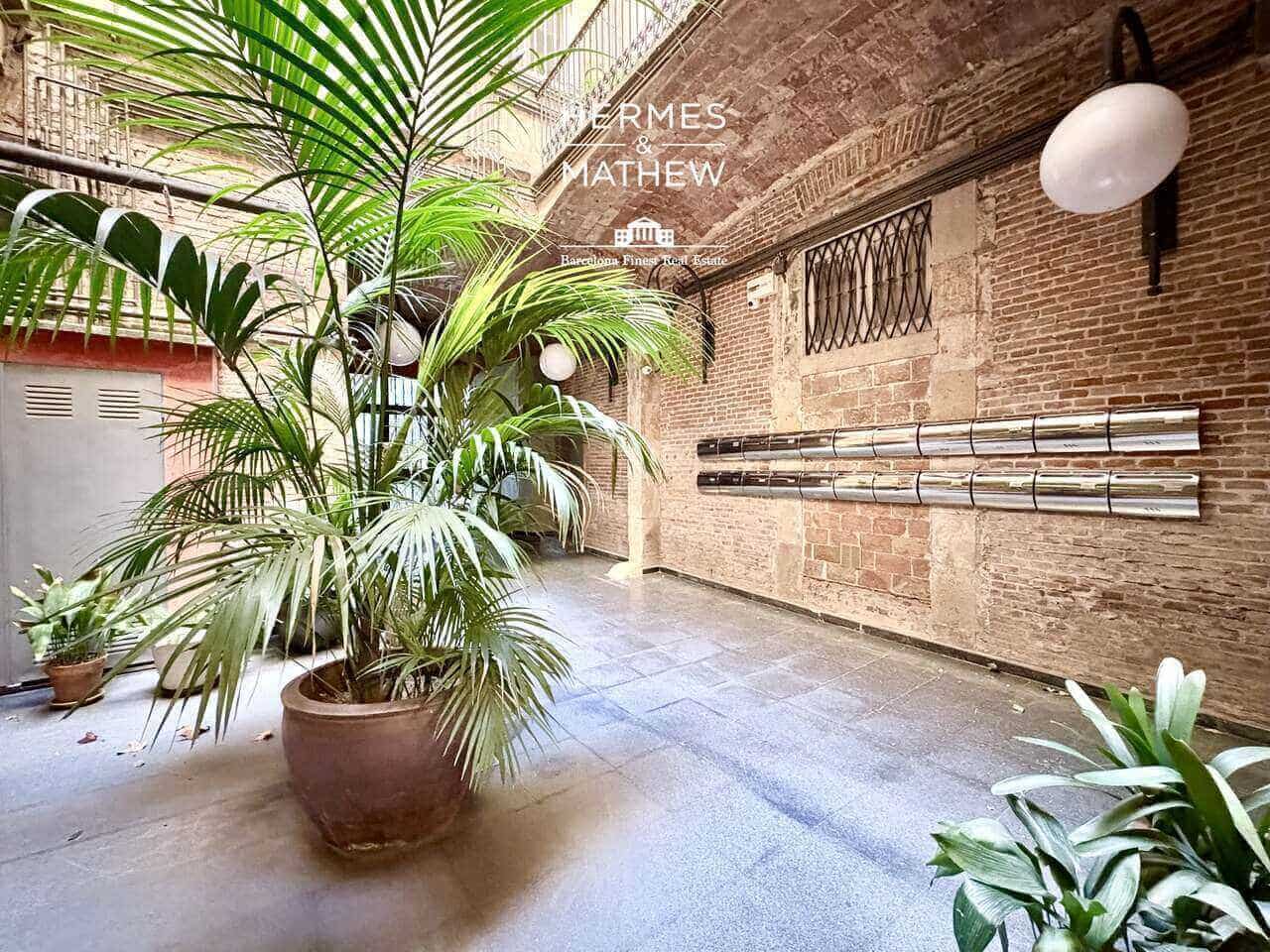 4 soveværelse Lejlighed til salg i Barcelona by med garage - € 570.000 (Ref: 9557533)