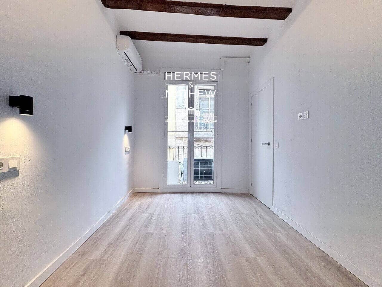 2 soveværelse Lejlighed til salg i Barcelona by - € 239.000 (Ref: 9660793)