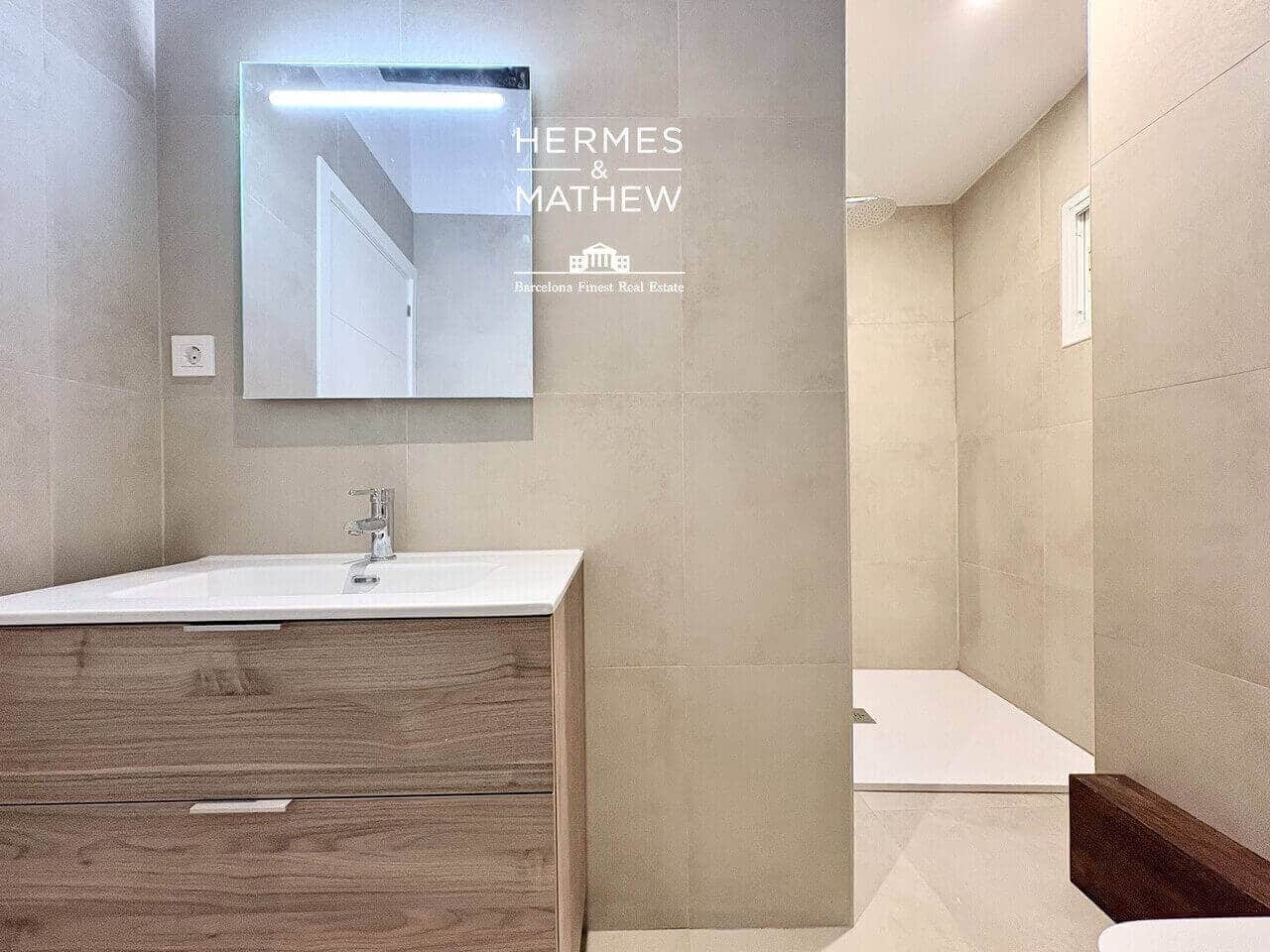 2 soveværelse Lejlighed til salg i Barcelona by - € 239.000 (Ref: 9660793)