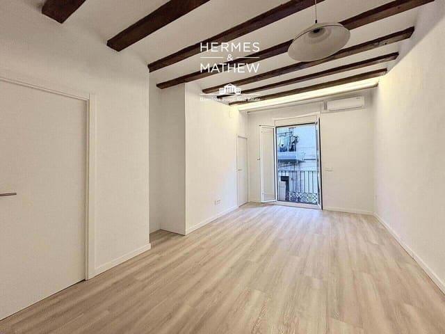 2 soveværelse Lejlighed til salg i El Raval, Barcelona by - € 239.000 (Ref: 9660793)