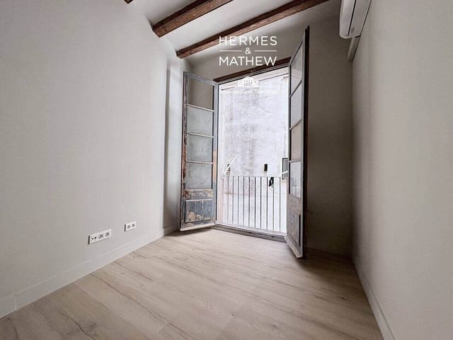 Piso de 2 habitaciones en El Barri Gòtic, Barcelona ciudad en venta - 429.000 € (Ref: 9763287)