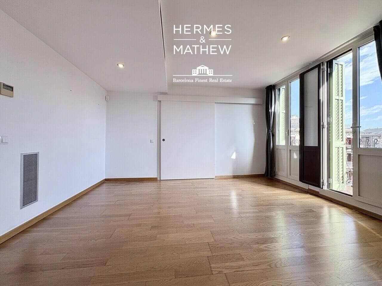 2 bedroom Penthouse for sale in Barcelona city - € 715,000 (Ref: 9844719)