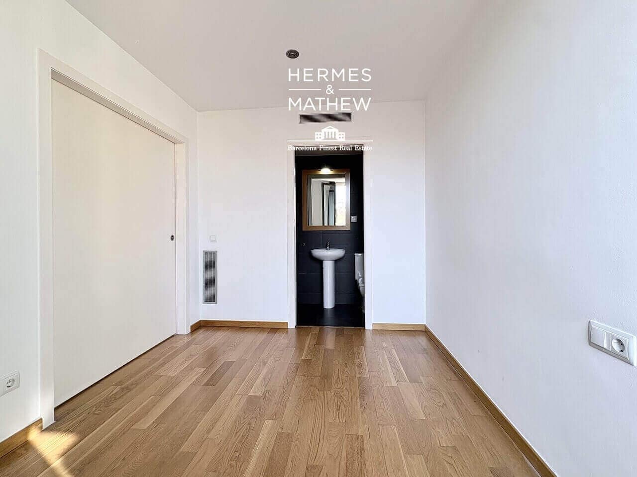 2 bedroom Penthouse for sale in Barcelona city - € 715,000 (Ref: 9844719)