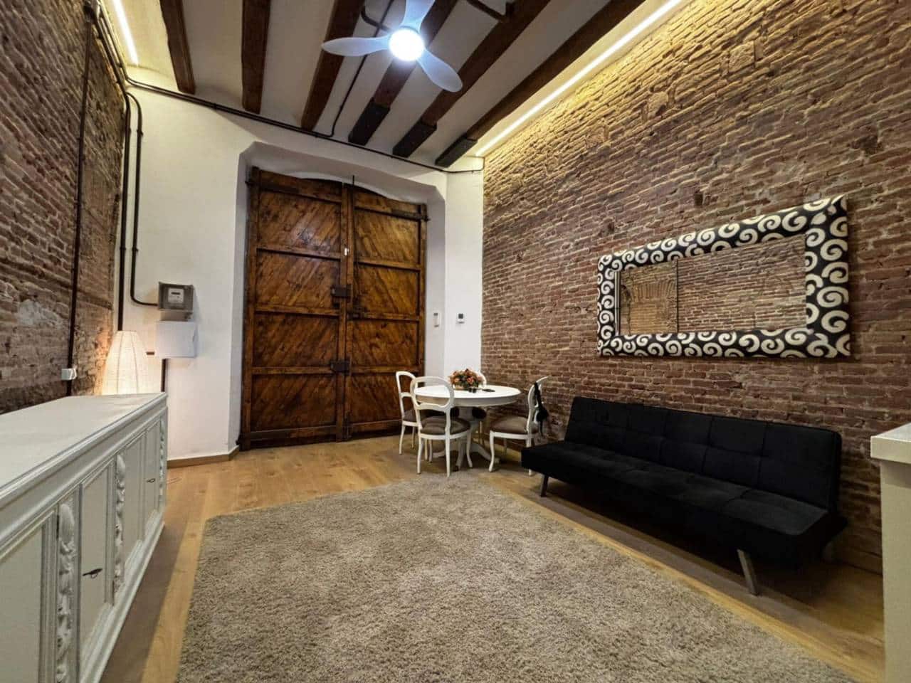 1 makuuhuone Kaupallinen myytävänä paikassa Barcelona kaupunki - 390 000 € (Ref: 9453471)