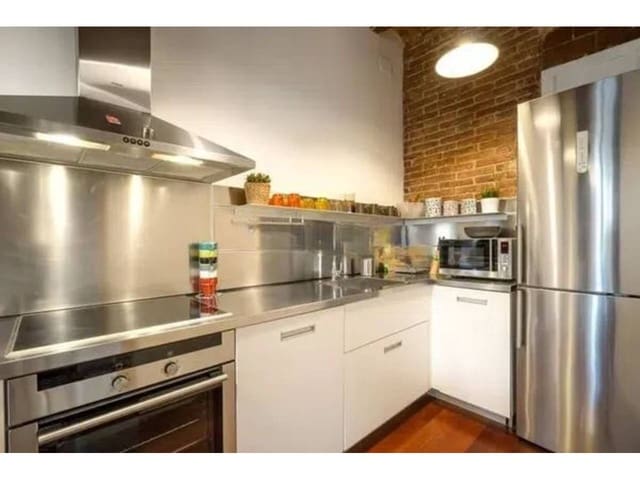 Loft te huur in Barcelona stad - € 1.850 (Ref: 9453474)