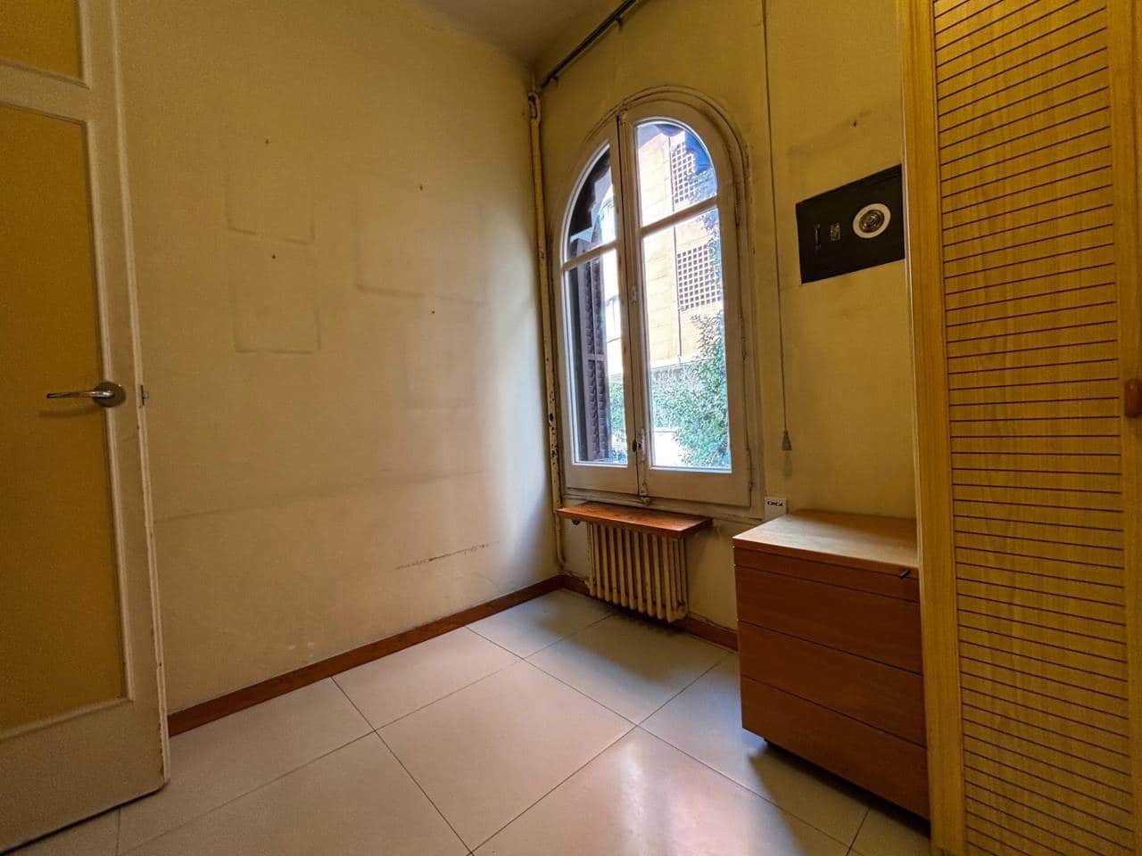 6 bedroom Flat for sale in Barcelona city - € 925,000 (Ref: 9453478)