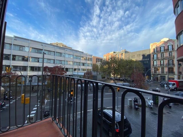 6 bedroom Flat for sale in La Vila de Gràcia, Barcelona city - € 925,000 (Ref: 9453478)