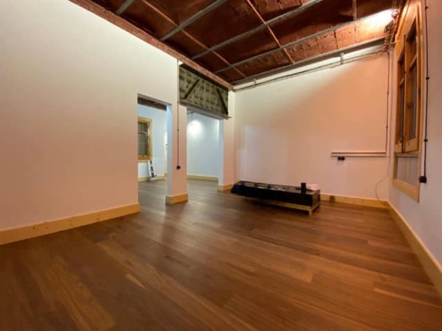 Lejlighed til salg i L'Antiga Esquerra de L'Eixample, Barcelona by - € 339.000 (Ref: 9453479)