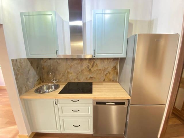 Lejlighed til salg i L'Antiga Esquerra de L'Eixample, Barcelona by - € 339.000 (Ref: 9453479)