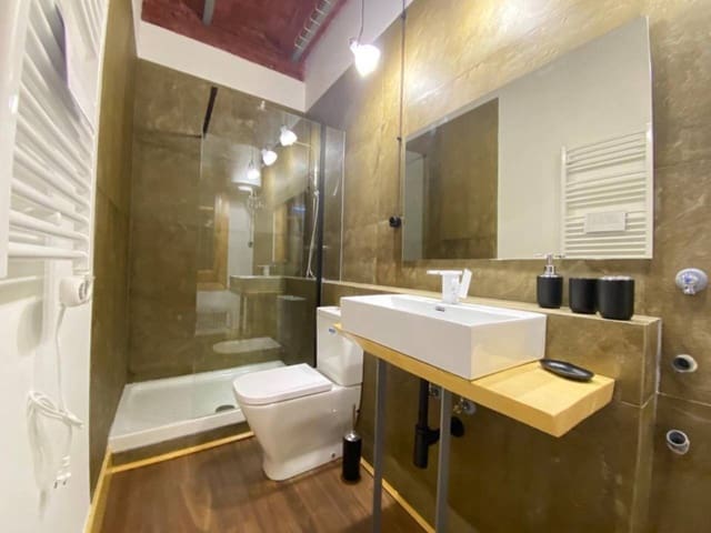 Lejlighed til salg i L'Antiga Esquerra de L'Eixample, Barcelona by - € 339.000 (Ref: 9453479)