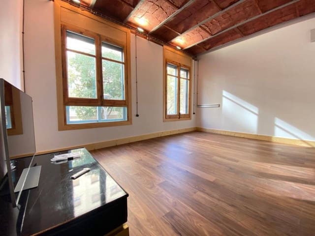 Lejlighed til salg i L'Antiga Esquerra de L'Eixample, Barcelona by - € 339.000 (Ref: 9453479)