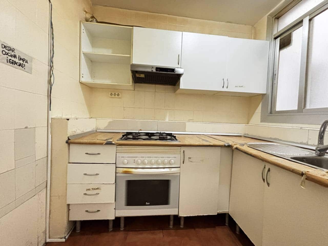 6 bedroom Flat for sale in Barcelona city - € 360,000 (Ref: 9453480)